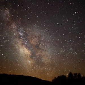 Center_of_the_Milky_Way_Galaxy_from_the_mountains_of_West_Virginia_-_4th_of_July_2010